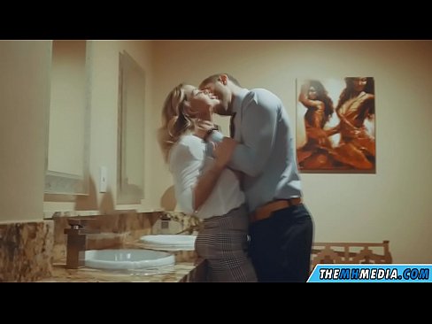 ❤️ Büyük memeli bir sarışın seni umumi tuvalette baştan çıkardığında ☑ Anal video bizde ❌❤